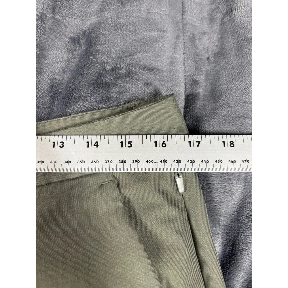 Lululemon Commission Golf Shorts 33 Olive Green Warpstreme LM7BMHS 7 Inch Inseam